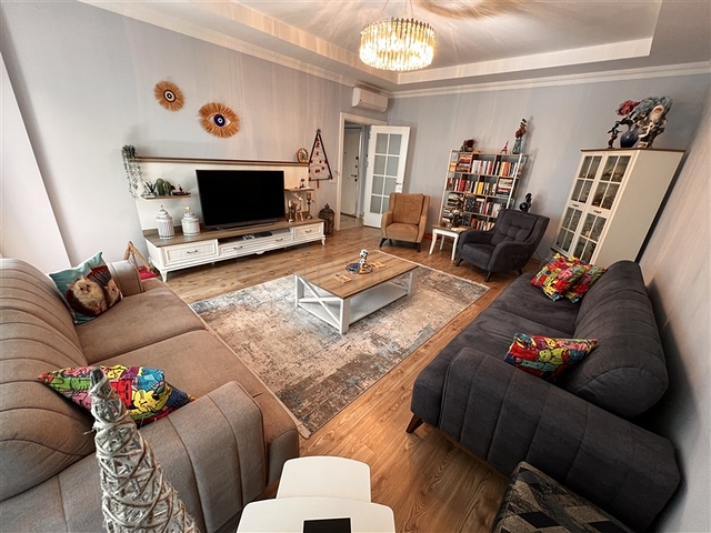 Просторная меблированная квартира для жизни в центре Оба