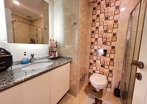 Просторная меблированная квартира для жизни в центре Оба