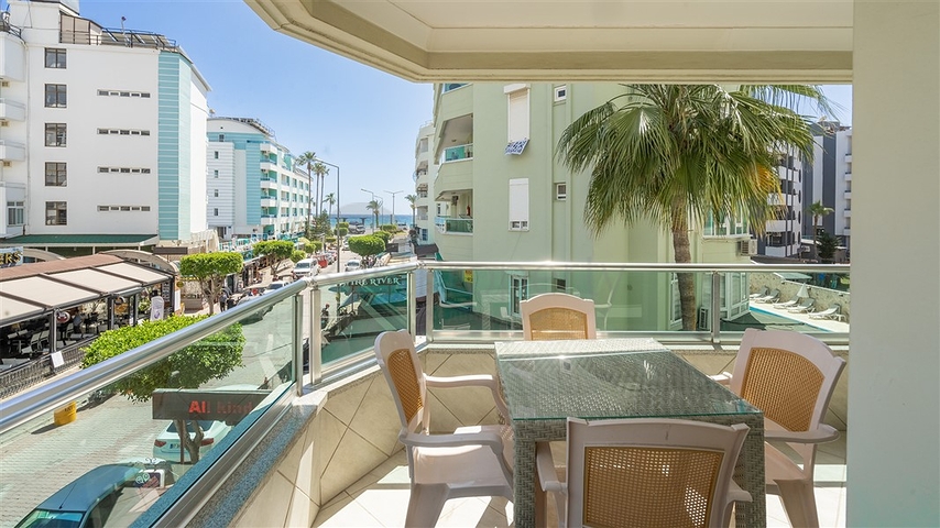 Меблированная квартира в 50 метрах от пляжа в самом центре Оба