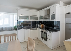 Меблированная квартира в 50 метрах от пляжа в самом центре Оба