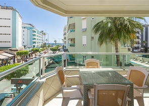 Меблированная квартира в 50 метрах от пляжа в самом центре Оба