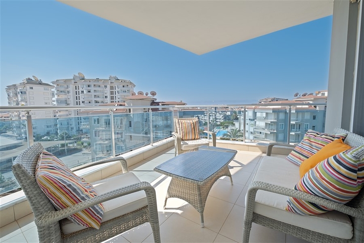 Семейная квартира в ухоженном комплексе с отельной инфраструктурой