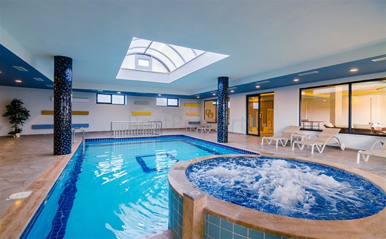 Современная меблированная квартира в жилом комплексе с богатой инфраструктурой в районе Оба