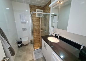 Современная меблированная квартира в жилом комплексе с богатой инфраструктурой в районе Оба