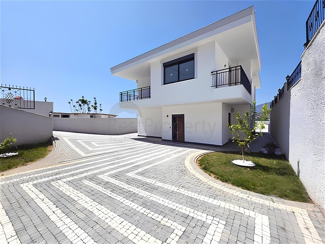 Роскошная вилла 4+1 с частным бассейном и видом на море в Каргыджаке