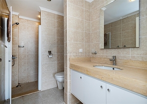 Просторная квартира 2+1 в комплексе с развитой инфраструктурой в районе Джикджилли