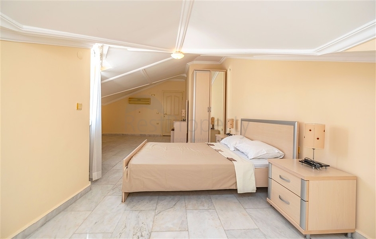 Просторный пентхаус 4+1 в уютном жилом комплексе в районе Оба — комфорт для всей семьи