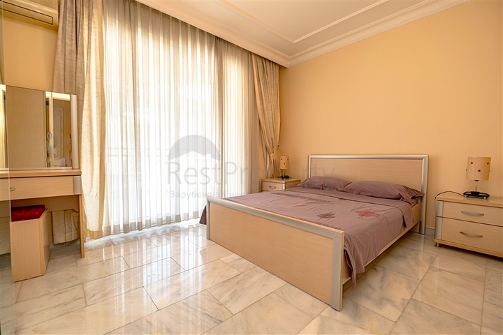 Просторный пентхаус 4+1 в уютном жилом комплексе в районе Оба — комфорт для всей семьи