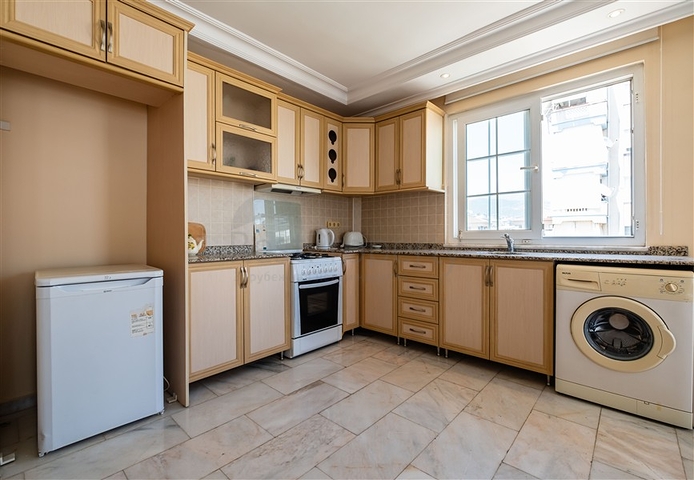 Просторный пентхаус 4+1 в уютном жилом комплексе в районе Оба — комфорт для всей семьи