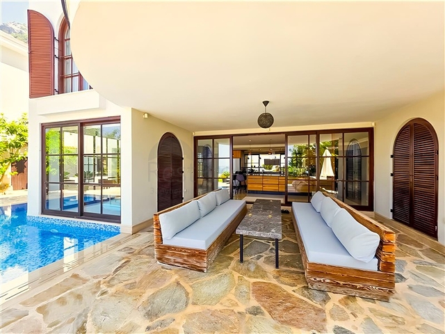 Элитная вилла 5+2 с видом на море в центре Аланьи — приватность, комфорт и роскошь в одном месте