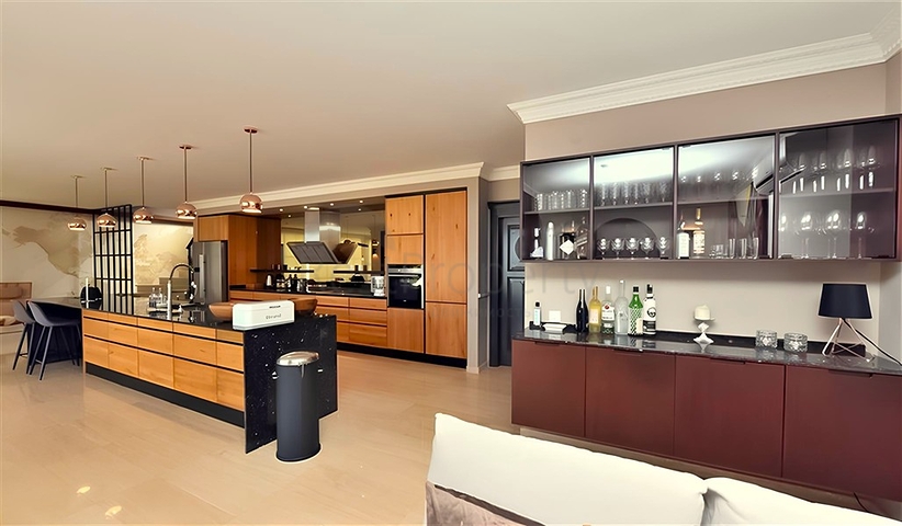 Элитная вилла 5+2 с видом на море в центре Аланьи — приватность, комфорт и роскошь в одном месте