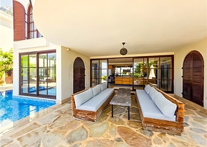 Элитная вилла 5+2 с видом на море в центре Аланьи — приватность, комфорт и роскошь в одном месте