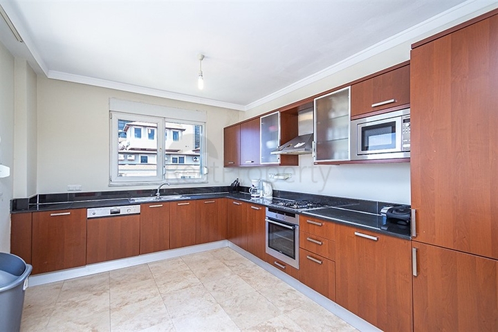 Просторная квартира 2+1 в ухоженном комплексе в районе Джикджилли — комфорт и удобство для жизни