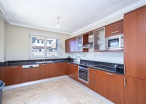 Просторная квартира 2+1 в ухоженном комплексе в районе Джикджилли — комфорт и удобство для жизни