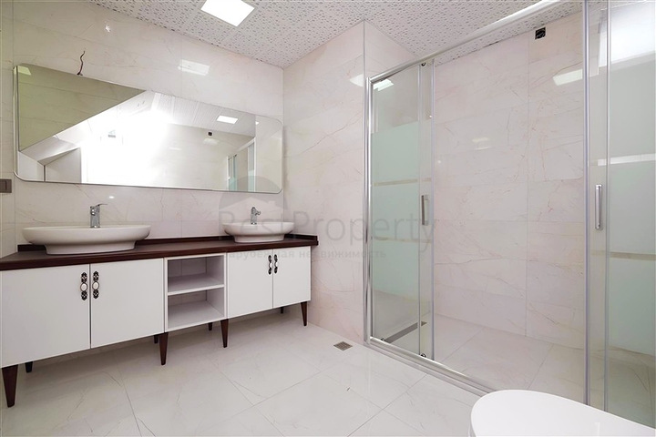 Просторный меблированный пентхаус с террасами в самом центре Аланьи