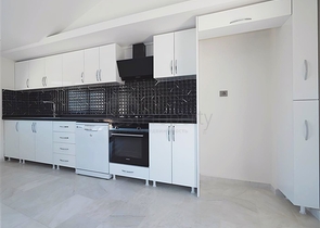 Просторный меблированный пентхаус с террасами в самом центре Аланьи