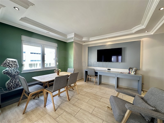 Просторная меблированная квартира 2+1 всего в 150 метрах от моря в районе Оба