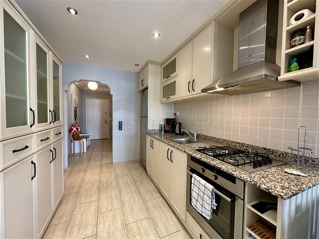 Просторная меблированная квартира 2+1 всего в 150 метрах от моря в районе Оба