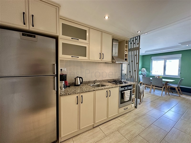 Просторная меблированная квартира 2+1 всего в 150 метрах от моря в районе Оба