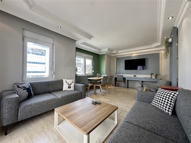 Просторная меблированная квартира 2+1 всего в 150 метрах от моря в районе Оба