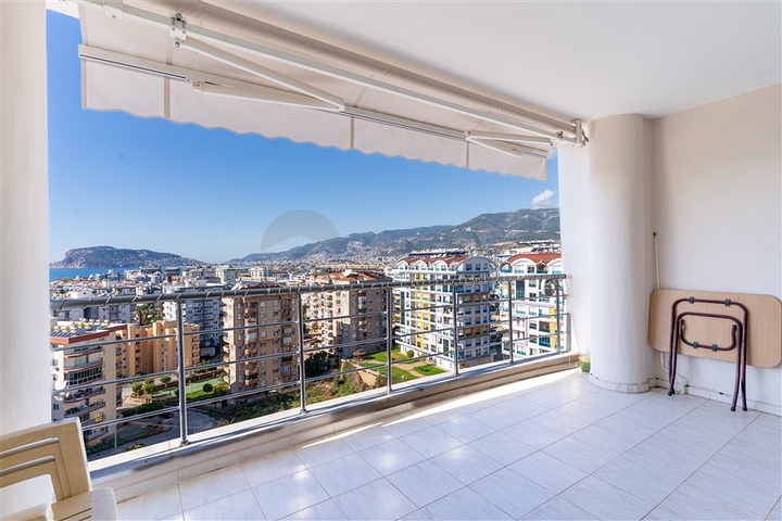 Светлая квартира с панорамным видом на море в районе Тосмур