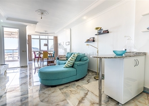 Светлая квартира с панорамным видом на море в районе Тосмур