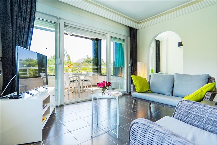 Уютная квартира 2+1 в доме с бассейном и зелёной территорией