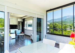 Уютная квартира 2+1 в доме с бассейном и зелёной территорией