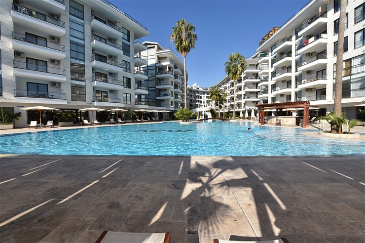 Просторная меблированная квартира 3+1 с богатой инфраструктурой в современном жилом комплексе