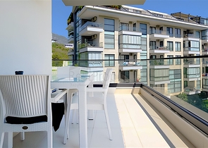 Просторная меблированная квартира 3+1 с богатой инфраструктурой в современном жилом комплексе