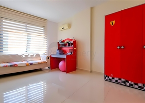 Просторная меблированная квартира 3+1 с богатой инфраструктурой в современном жилом комплексе