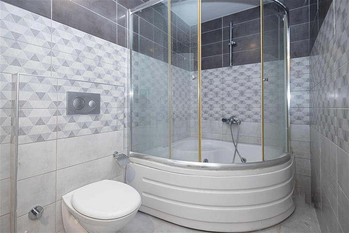 Просторный пентхаус с террасой и видом на море в престижном жилом комплексе