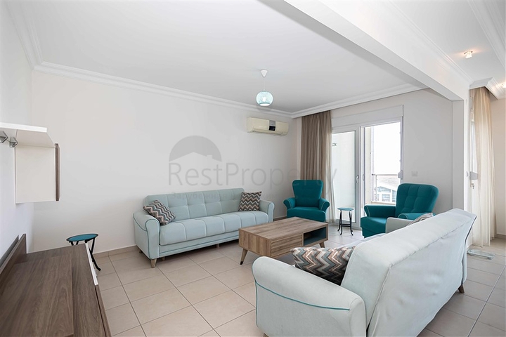 Просторный пентхаус с террасой и видом на море в престижном жилом комплексе