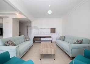 Просторный пентхаус с террасой и видом на море в престижном жилом комплексе