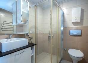 Просторный пентхаус с террасой и видом на море в престижном жилом комплексе