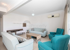 Просторный пентхаус с террасой и видом на море в престижном жилом комплексе