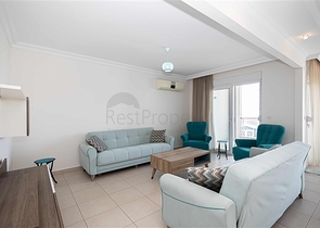 Просторный пентхаус с террасой и видом на море в престижном жилом комплексе