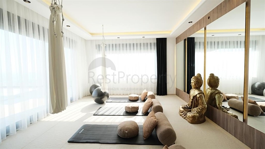 Современная вилла с панорамным видом на море в Аланье