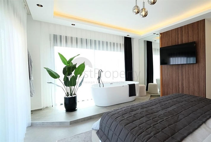 Современная вилла с панорамным видом на море в Аланье