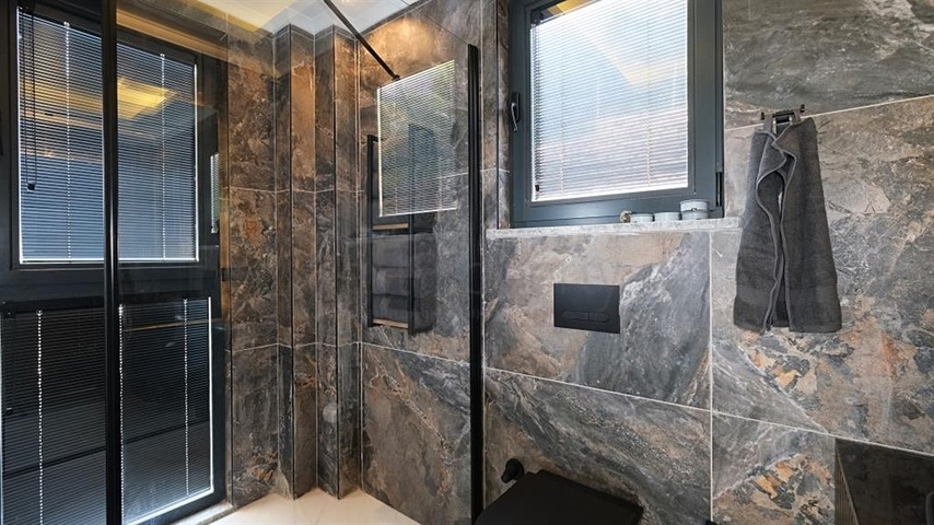 Современная вилла с панорамным видом на море в Аланье