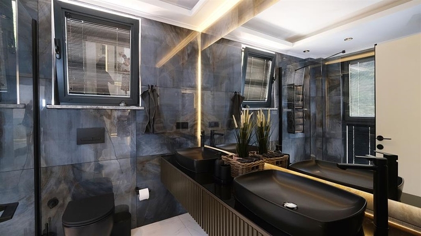 Современная вилла с панорамным видом на море в Аланье