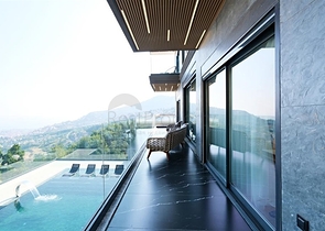 Современная вилла с панорамным видом на море в Аланье