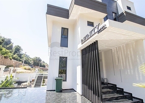 Современная вилла с панорамным видом на море в Аланье