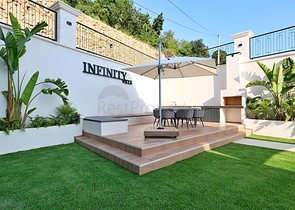 Современная вилла с панорамным видом на море в Аланье