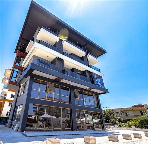 Пентхаус у моря с просторными террасами и панорамными видами