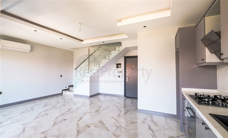 Пентхаус у моря с просторными террасами и панорамными видами