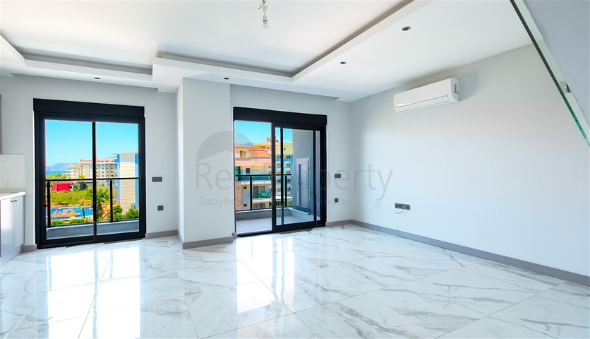 Пентхаус у моря с просторными террасами и панорамными видами