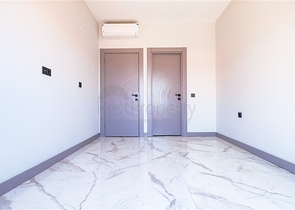 Пентхаус у моря с просторными террасами и панорамными видами