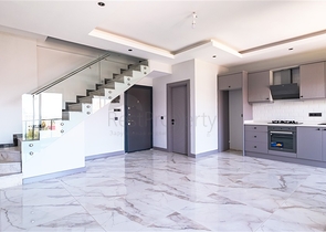 Пентхаус у моря с просторными террасами и панорамными видами