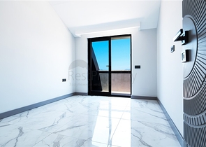 Пентхаус у моря с просторными террасами и панорамными видами